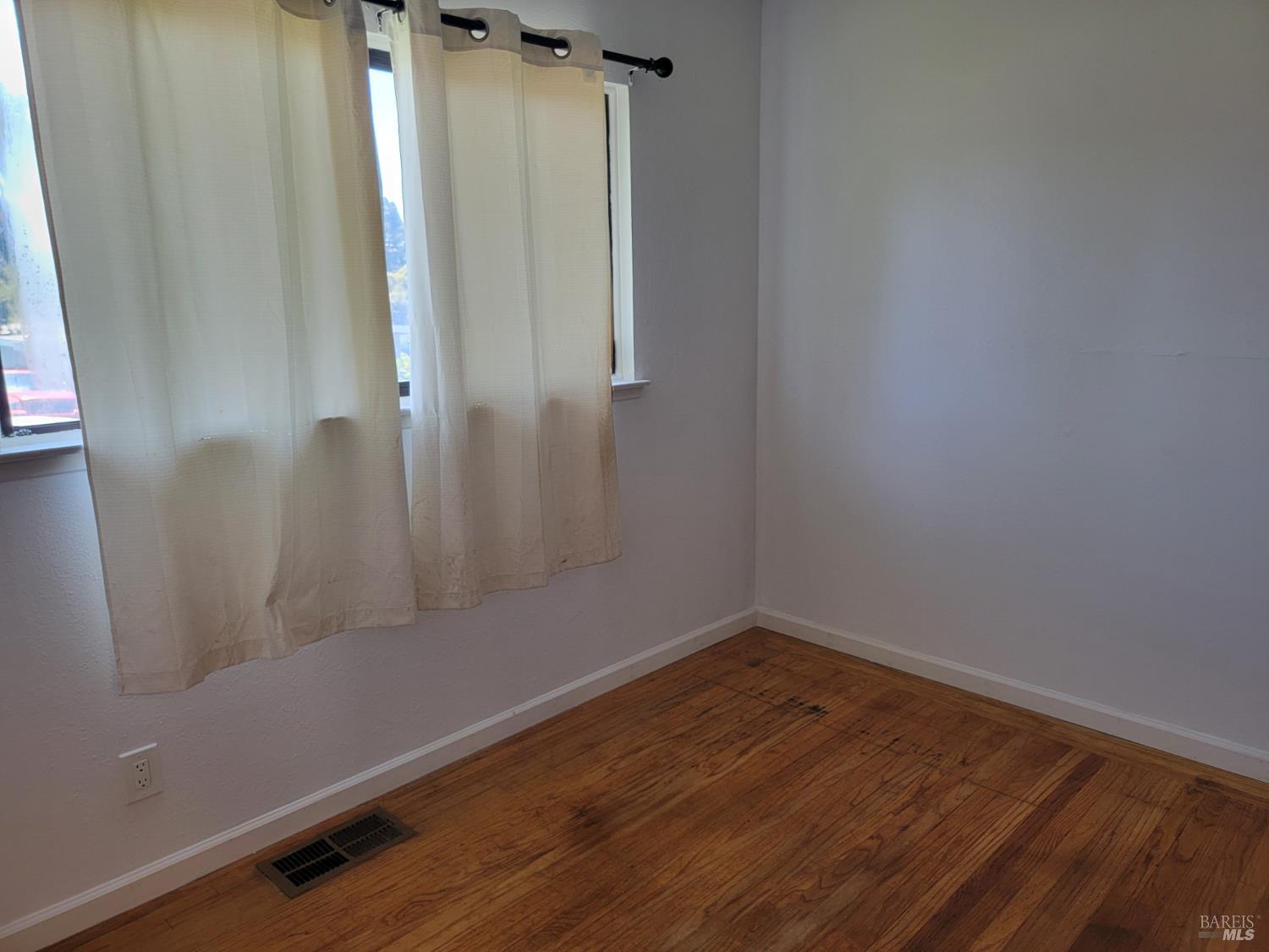 Detail Gallery Image 11 of 21 For 236 Los Gatos Ave, Vallejo,  CA 94589 - 3 Beds | 1 Baths