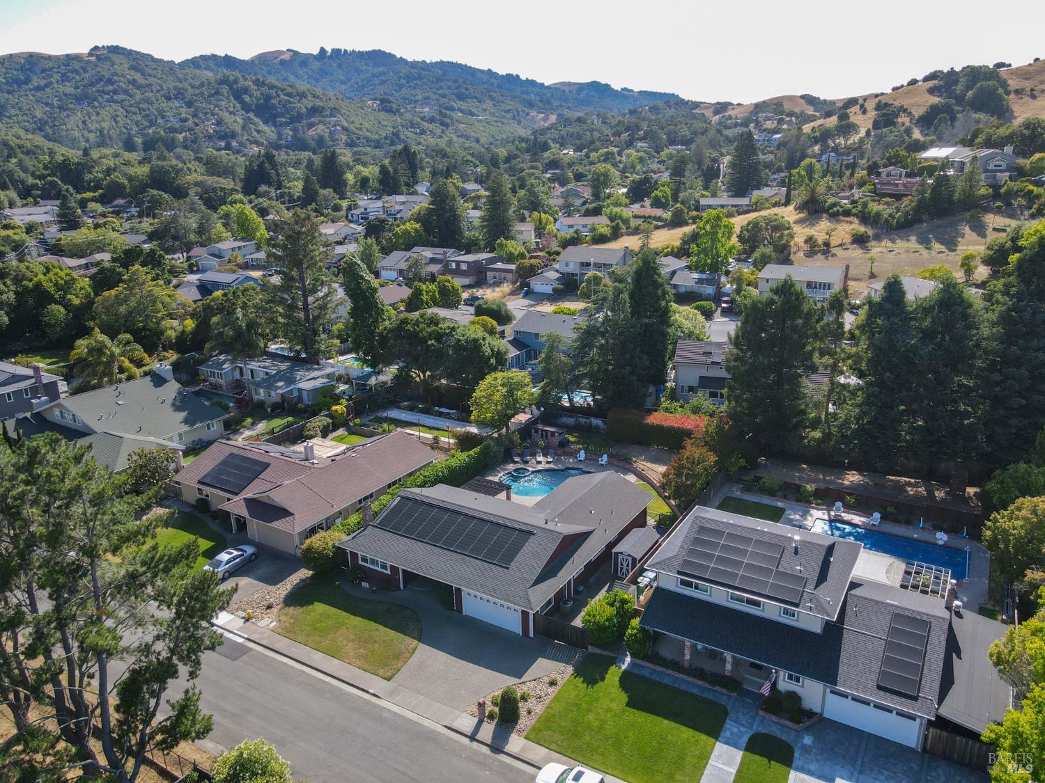 Detail Gallery Image 19 of 28 For 17 Mosswood Ct, Novato,  CA 94947 - 4 Beds | 2 Baths