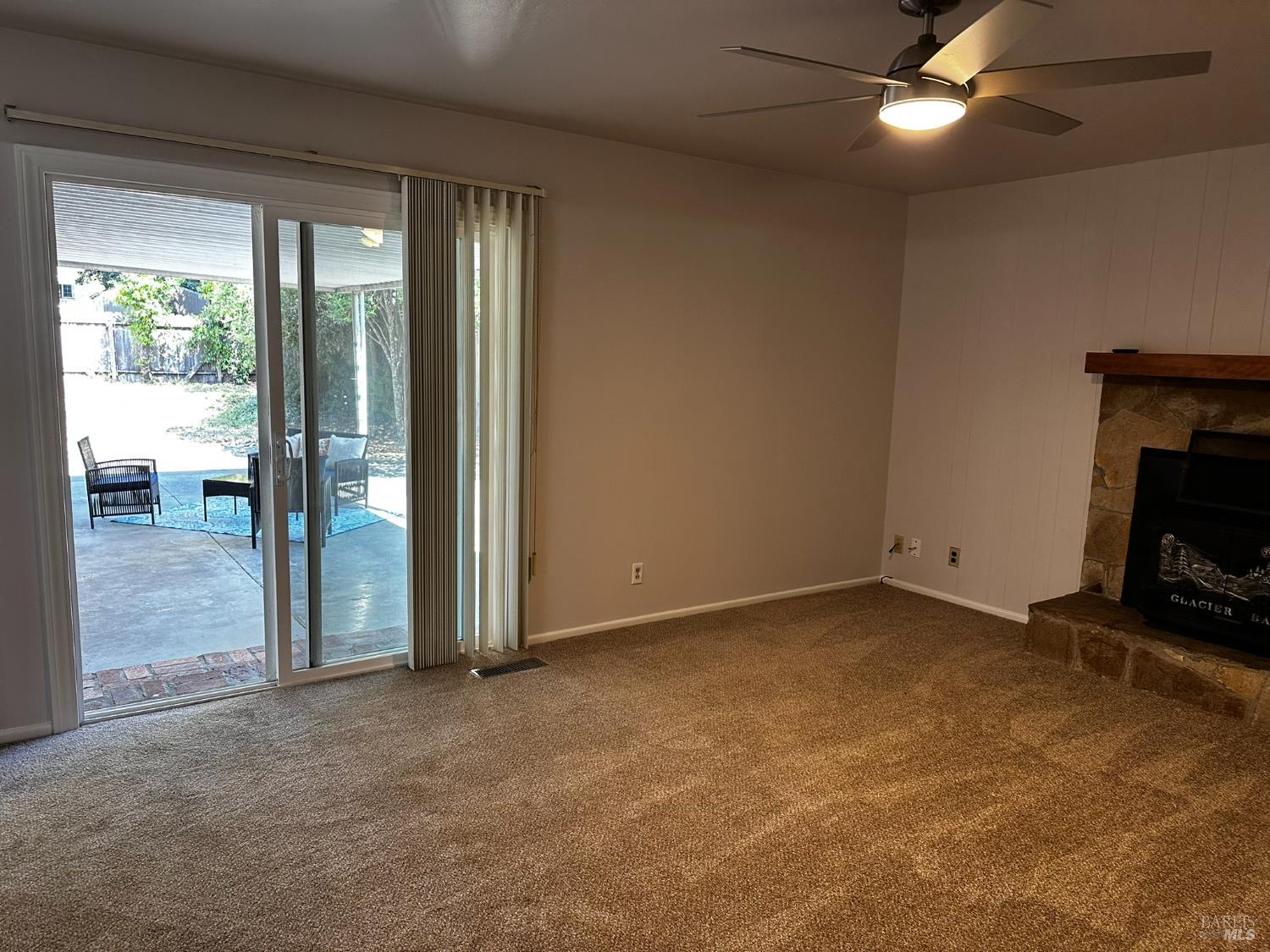 Detail Gallery Image 6 of 14 For 2038 S Terrace Dr, Napa,  CA 94559 - 3 Beds | 2 Baths