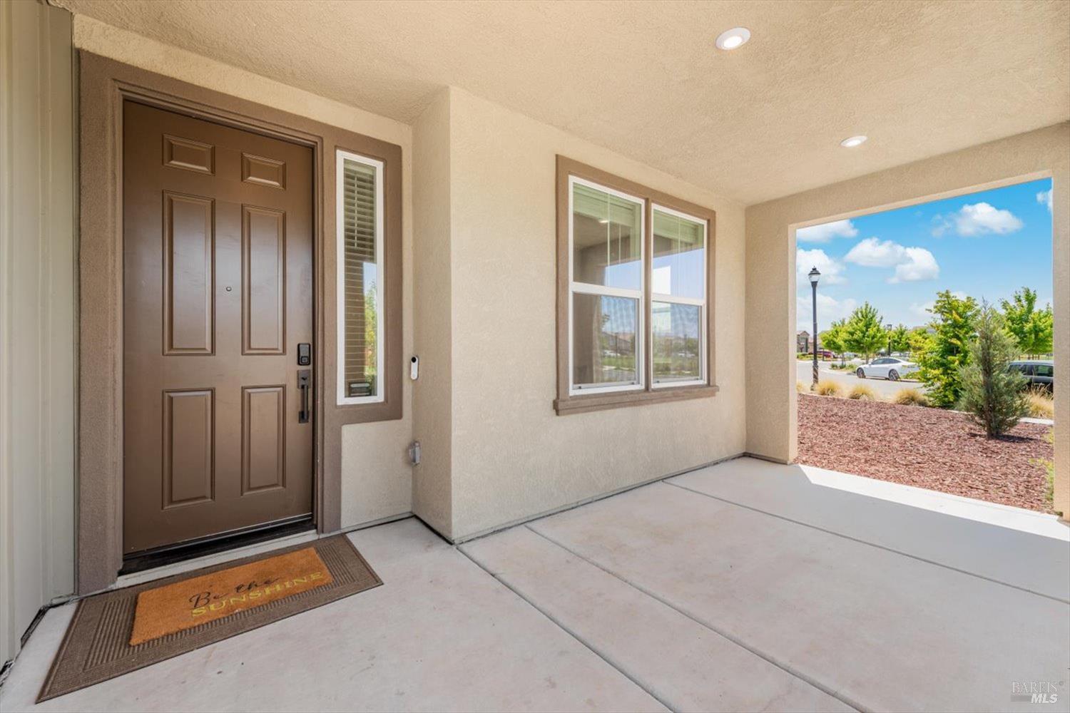 Detail Gallery Image 2 of 33 For 725 Fielding Way, Dixon,  CA 95620 - 5 Beds | 4 Baths