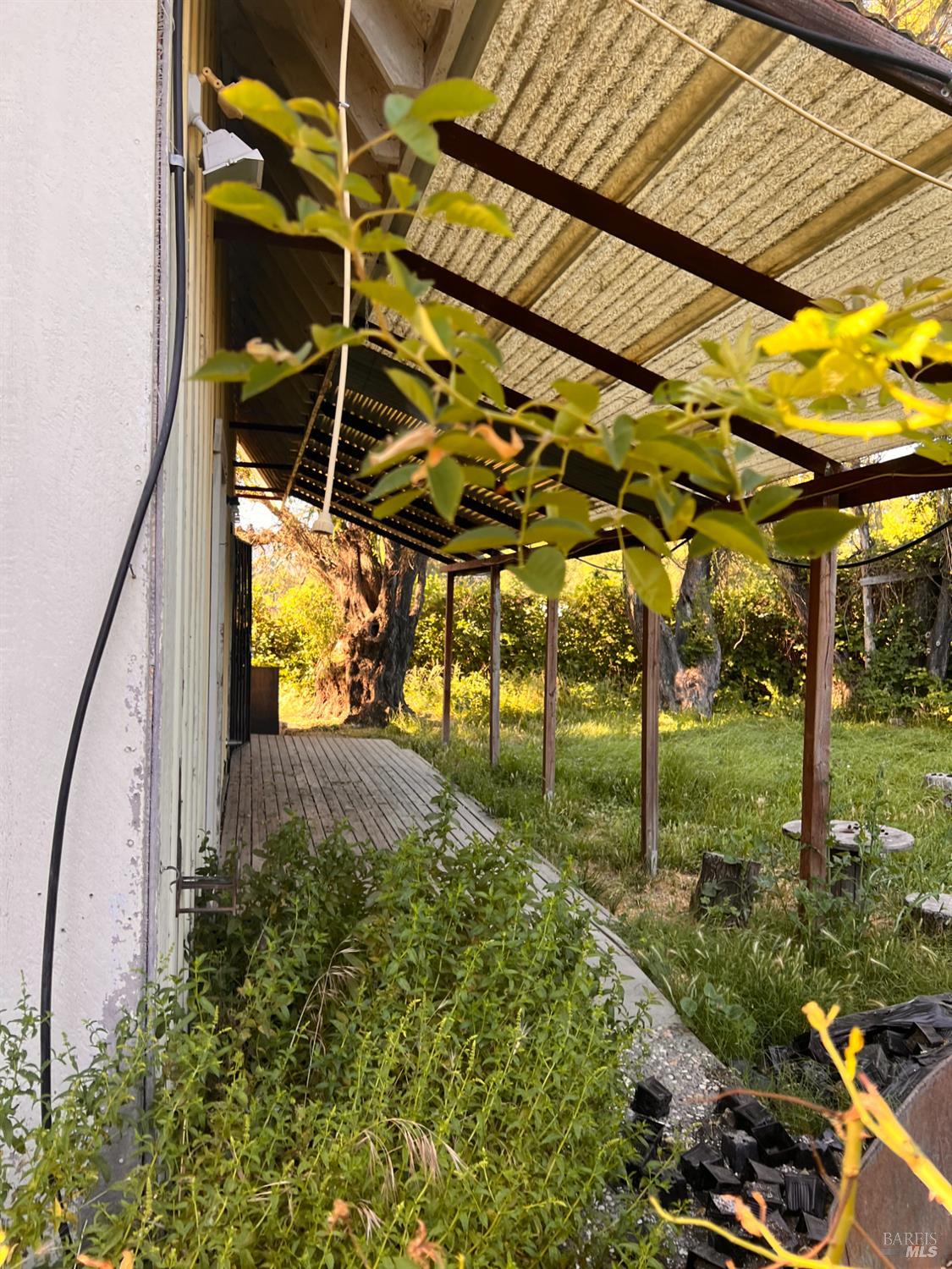 Detail Gallery Image 24 of 32 For 24140 East Ln, Covelo,  CA 95428 - 1 Beds | 1/1 Baths