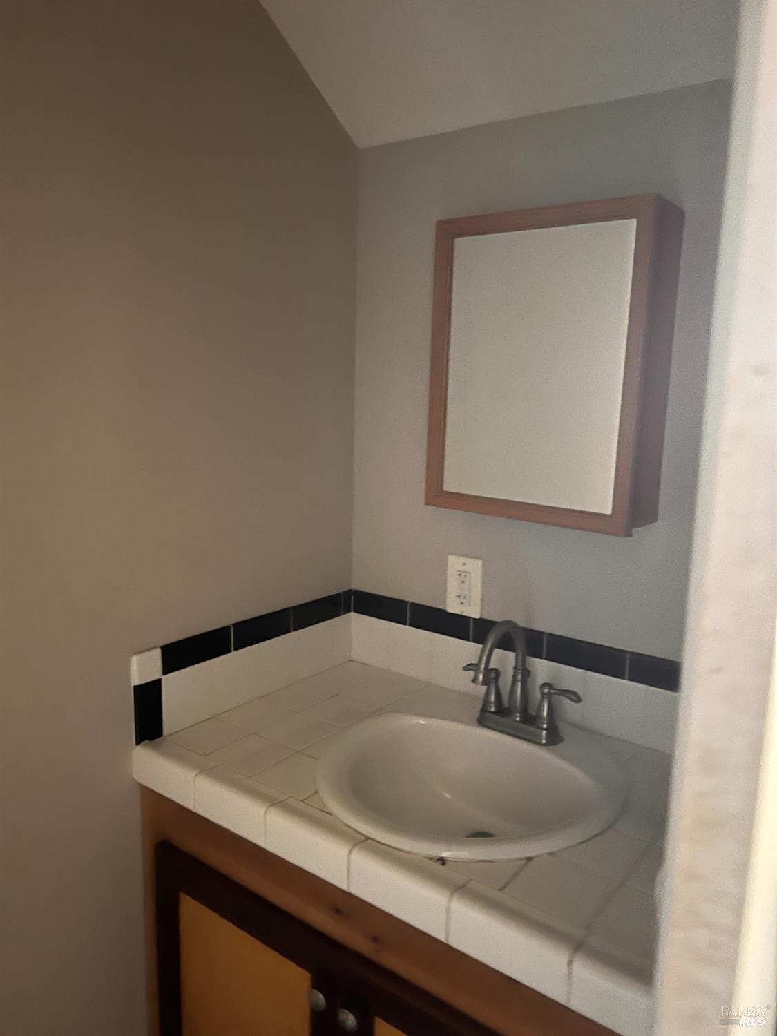 Detail Gallery Image 9 of 32 For 24140 East Ln, Covelo,  CA 95428 - 1 Beds | 1/1 Baths