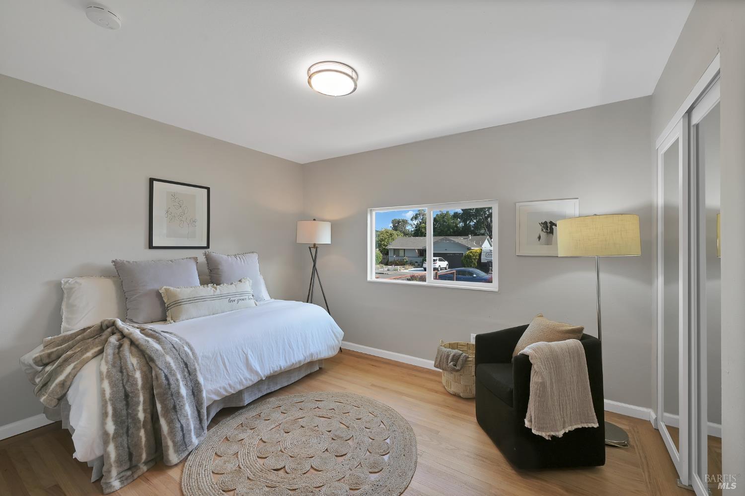 Detail Gallery Image 12 of 22 For 56 Grande Vis, Novato,  CA 94947 - 3 Beds | 2 Baths