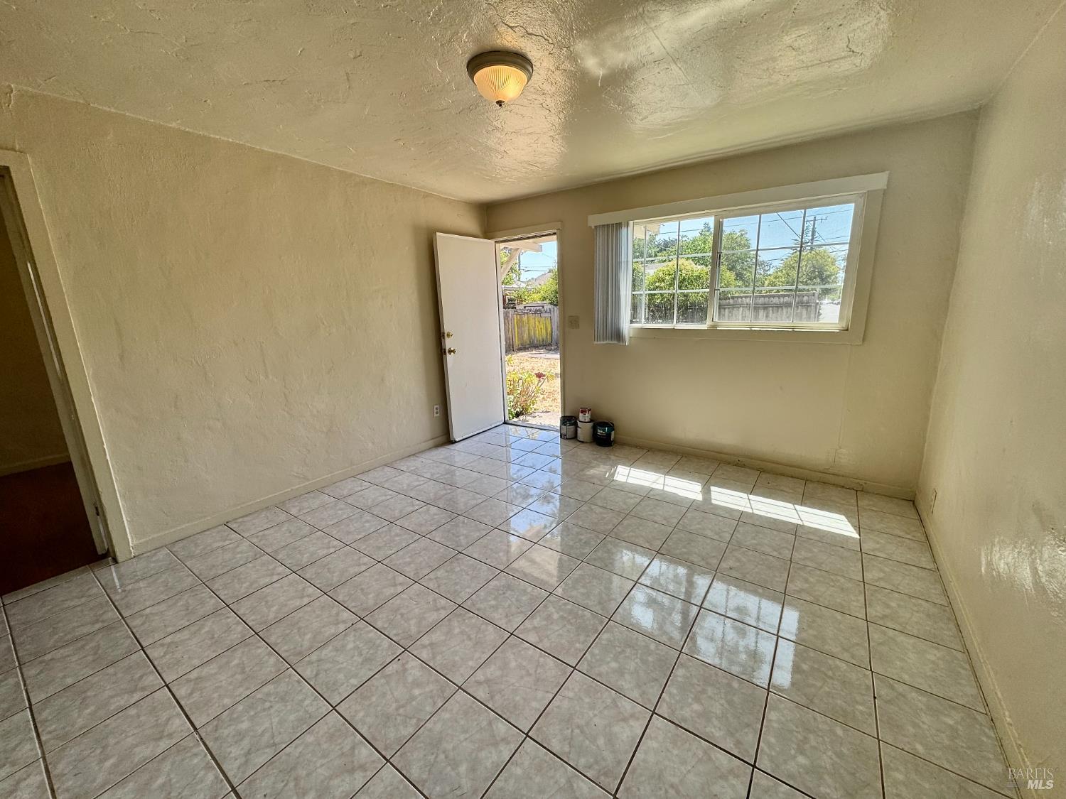 Detail Gallery Image 10 of 57 For 1014 Mcminn Ave, Santa Rosa,  CA 95407 - 3 Beds | 3 Baths