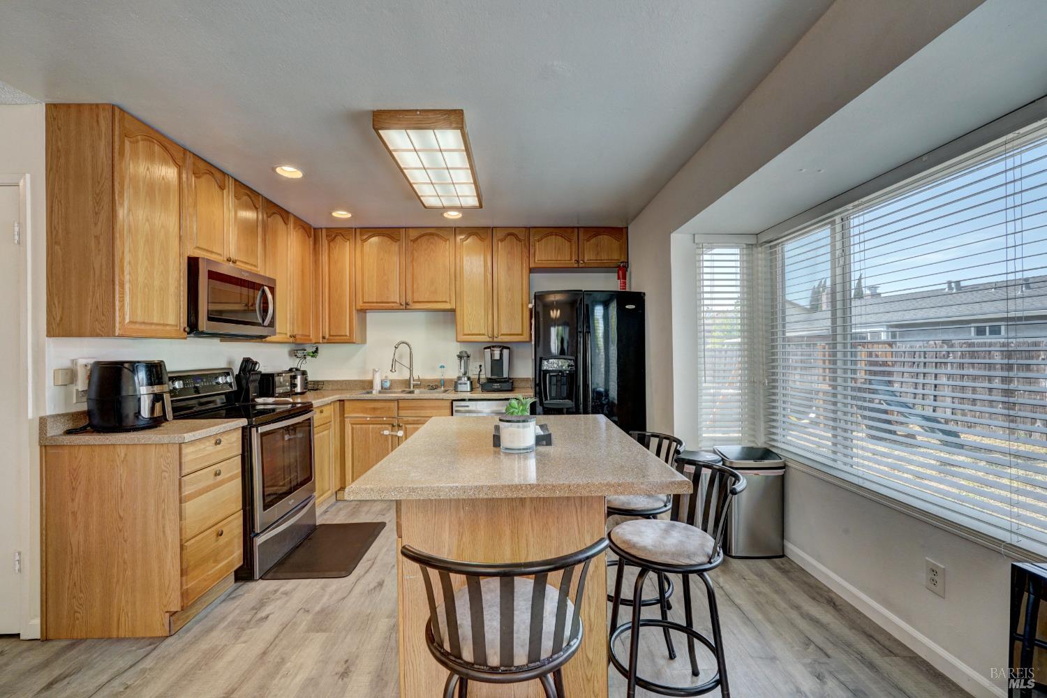 Detail Gallery Image 14 of 77 For 906 Trumpeter Ct, Suisun City,  CA 94585 - 3 Beds | 2 Baths