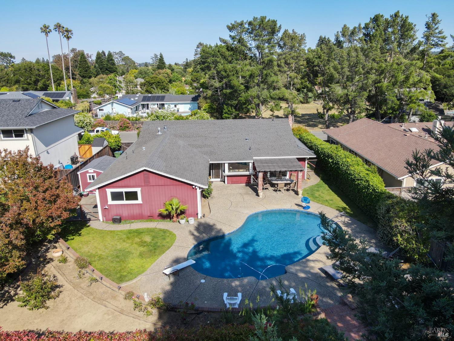 Detail Gallery Image 21 of 28 For 17 Mosswood Ct, Novato,  CA 94947 - 4 Beds | 2 Baths