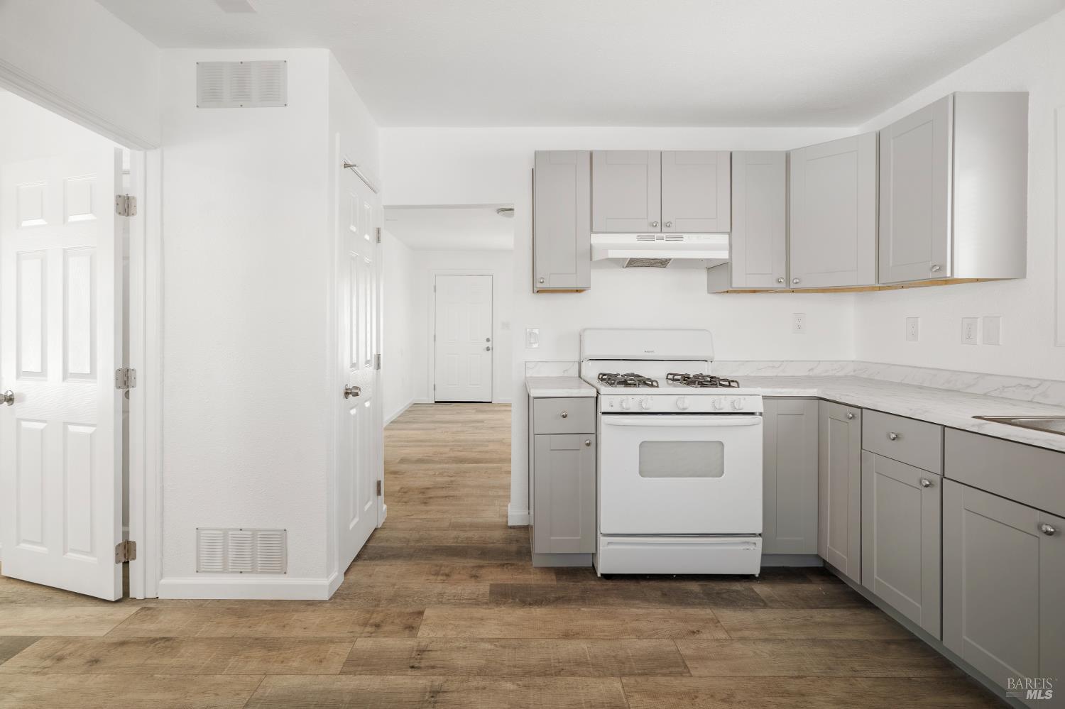 Detail Gallery Image 8 of 24 For 19 Washington St, Bay Point,  CA 94565 - – Beds | – Baths