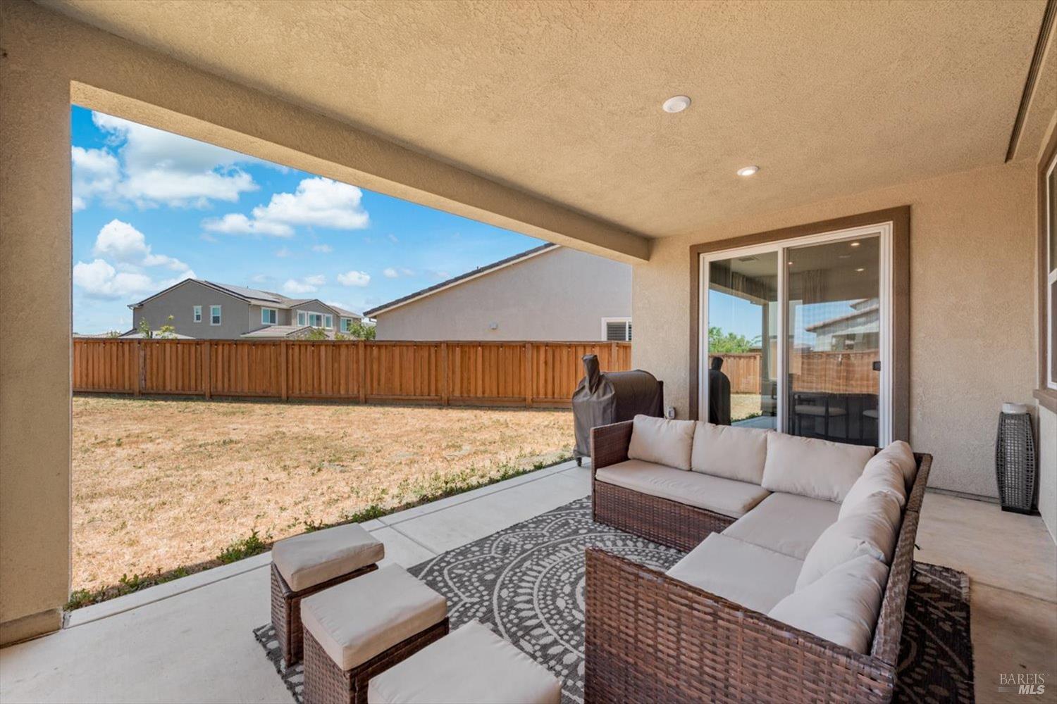 Detail Gallery Image 27 of 33 For 725 Fielding Way, Dixon,  CA 95620 - 5 Beds | 4 Baths