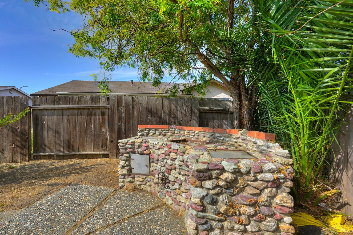 Detail Gallery Image 33 of 77 For 906 Trumpeter Ct, Suisun City,  CA 94585 - 3 Beds | 2 Baths