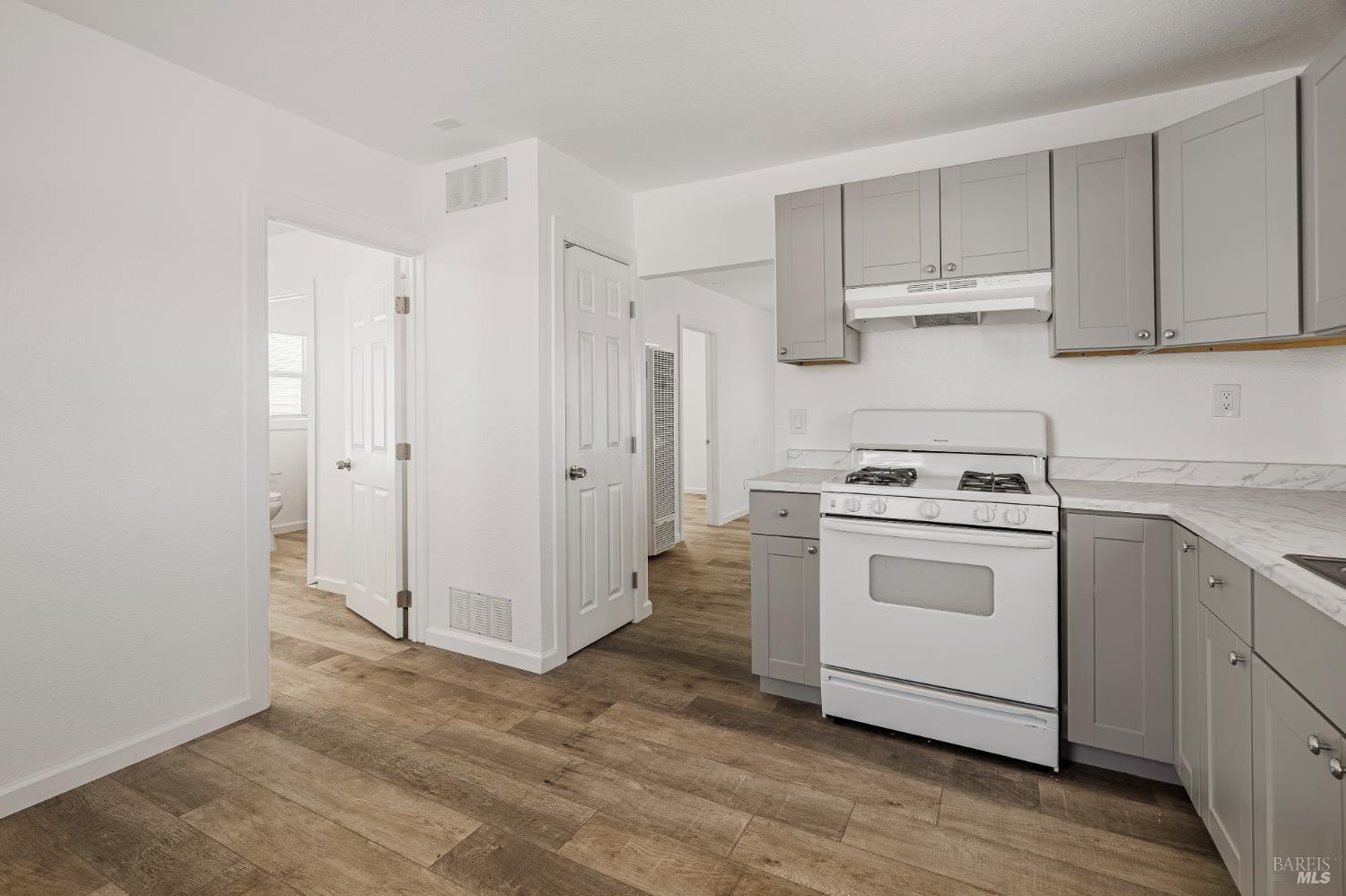 Detail Gallery Image 9 of 24 For 19 Washington St, Bay Point,  CA 94565 - – Beds | – Baths