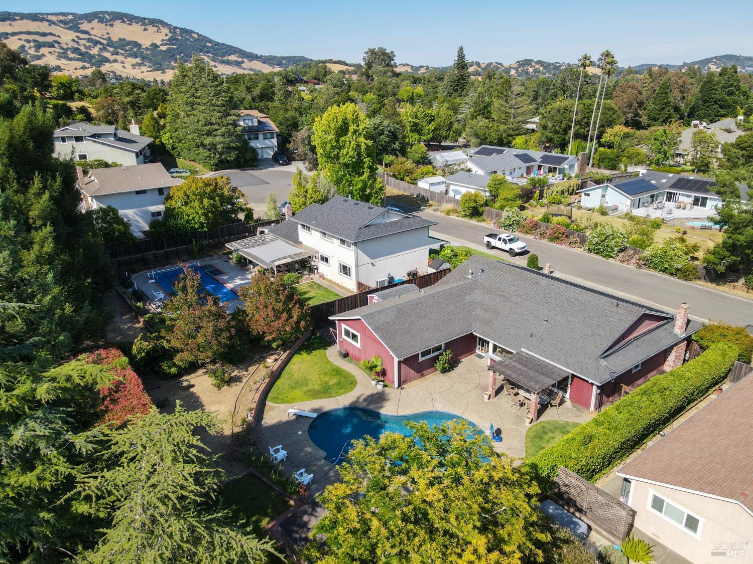 Detail Gallery Image 22 of 28 For 17 Mosswood Ct, Novato,  CA 94947 - 4 Beds | 2 Baths