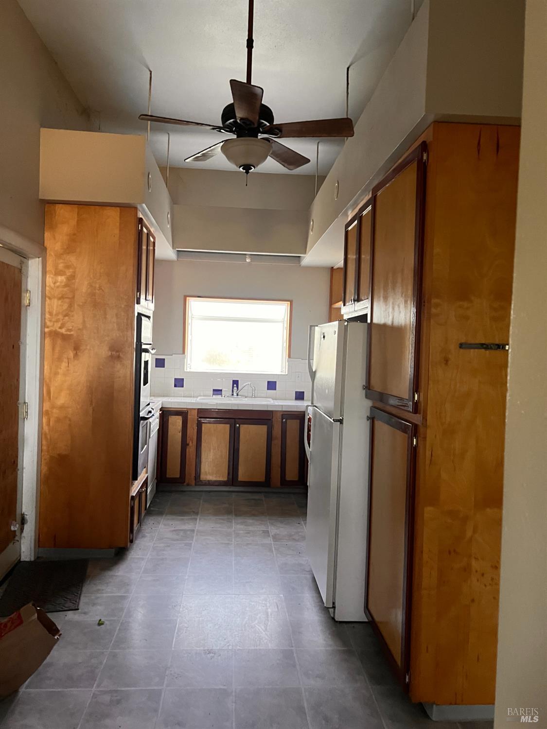 Detail Gallery Image 5 of 32 For 24140 East Ln, Covelo,  CA 95428 - 1 Beds | 1/1 Baths