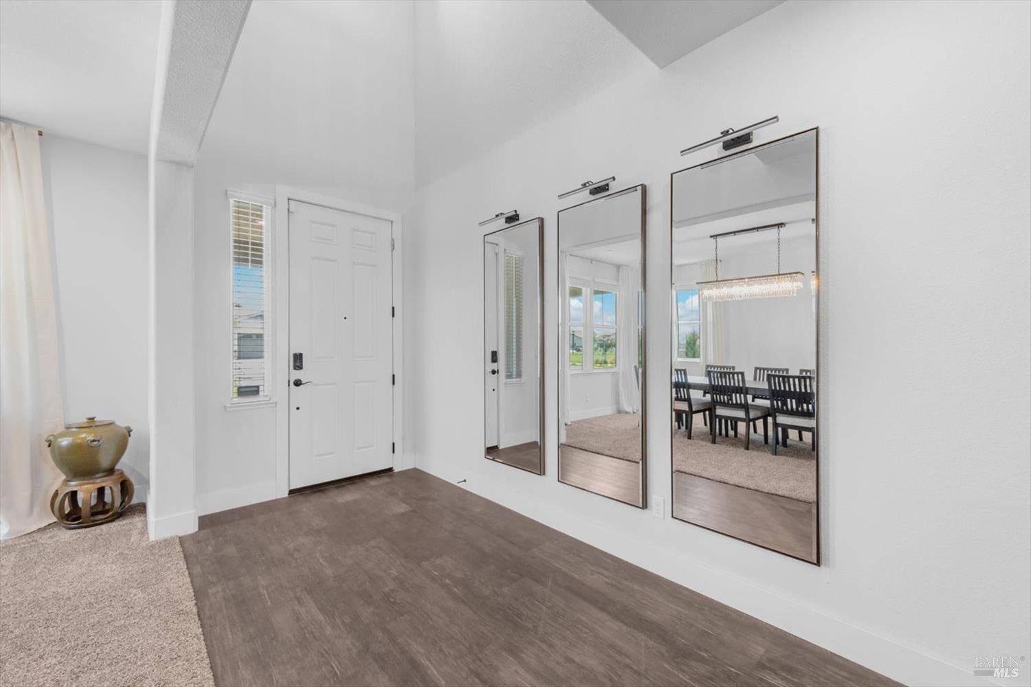 Detail Gallery Image 4 of 33 For 725 Fielding Way, Dixon,  CA 95620 - 5 Beds | 4 Baths