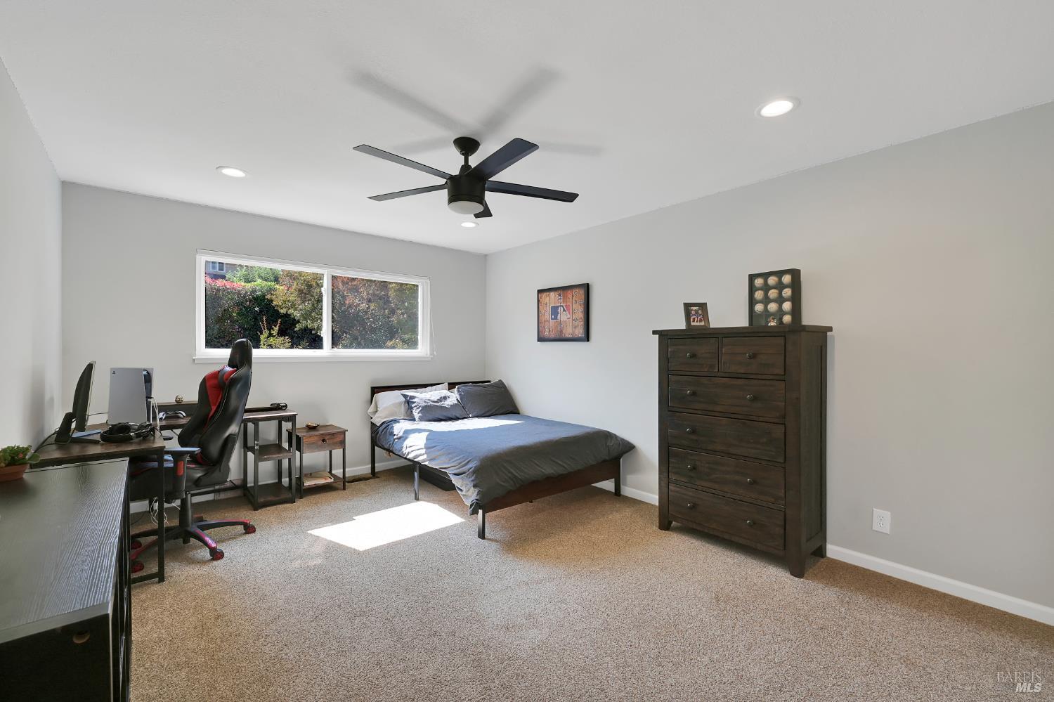 Detail Gallery Image 10 of 28 For 17 Mosswood Ct, Novato,  CA 94947 - 4 Beds | 2 Baths