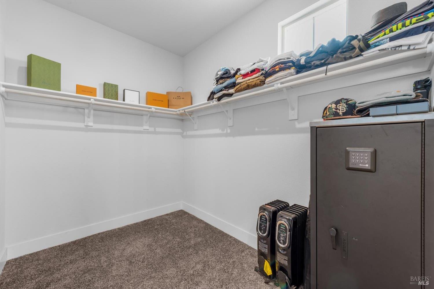 Detail Gallery Image 23 of 33 For 725 Fielding Way, Dixon,  CA 95620 - 5 Beds | 4 Baths