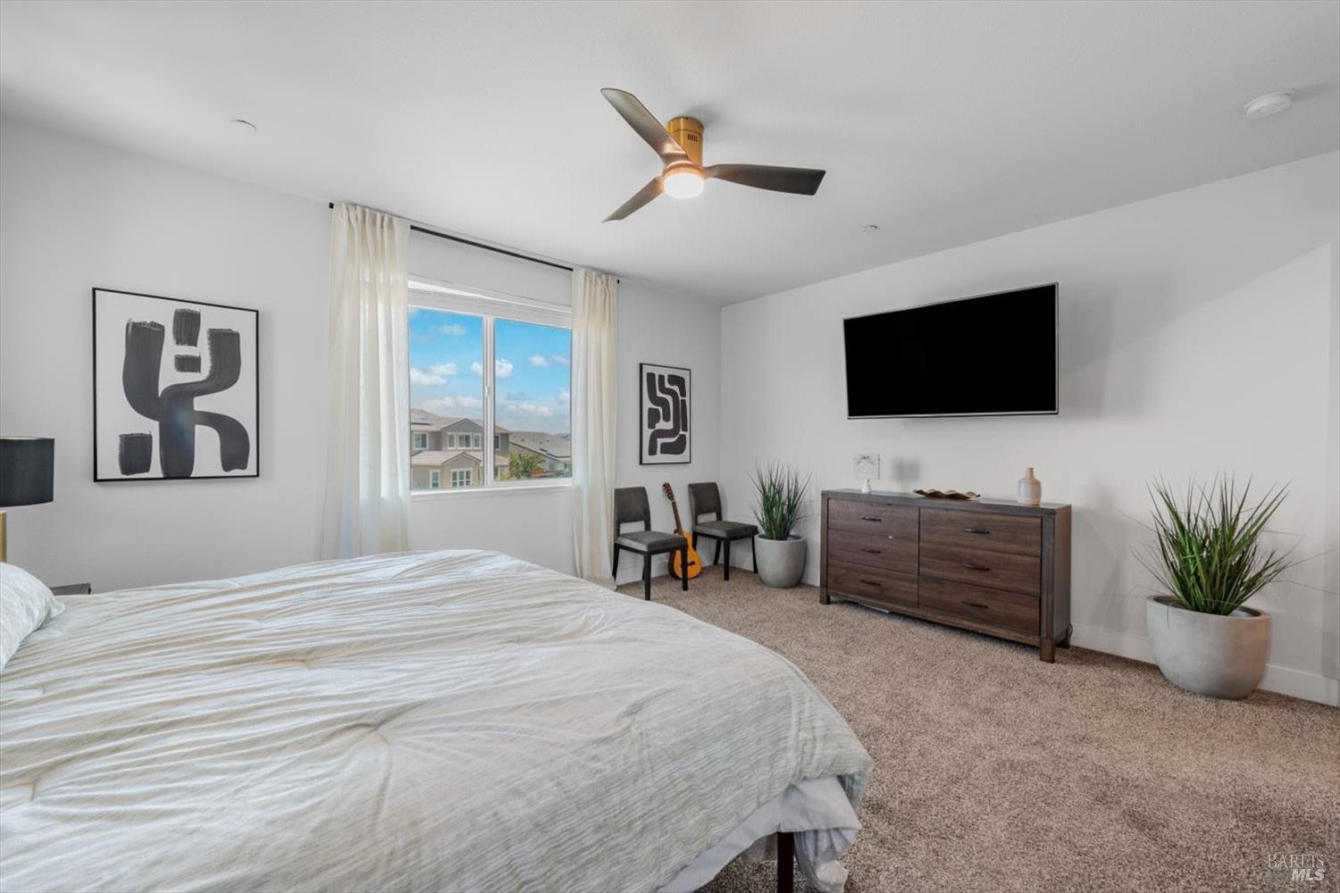 Detail Gallery Image 20 of 33 For 725 Fielding Way, Dixon,  CA 95620 - 5 Beds | 4 Baths