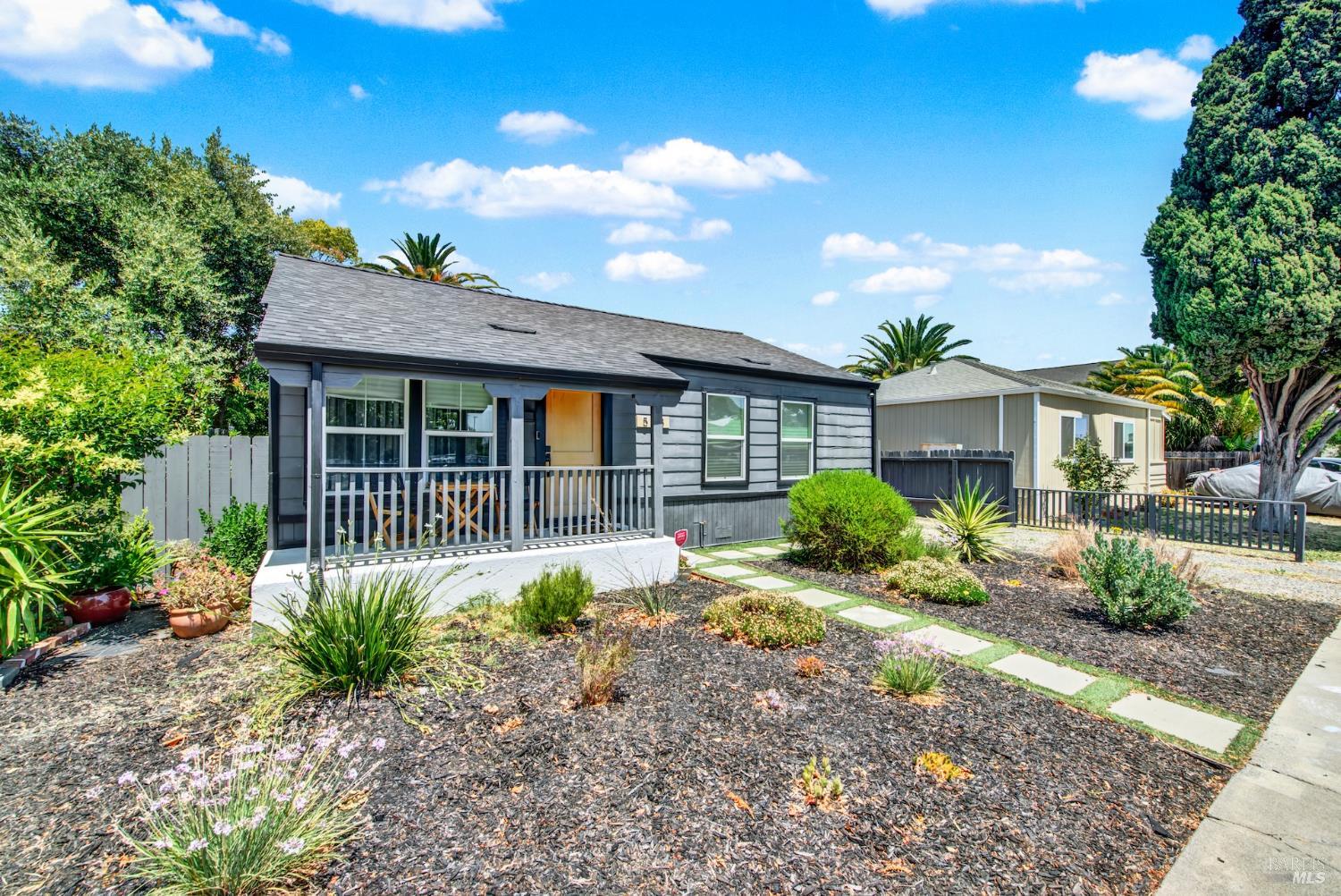 Detail Gallery Image 5 of 50 For 518 Empire St, Fairfield,  CA 94533 - 3 Beds | 1 Baths