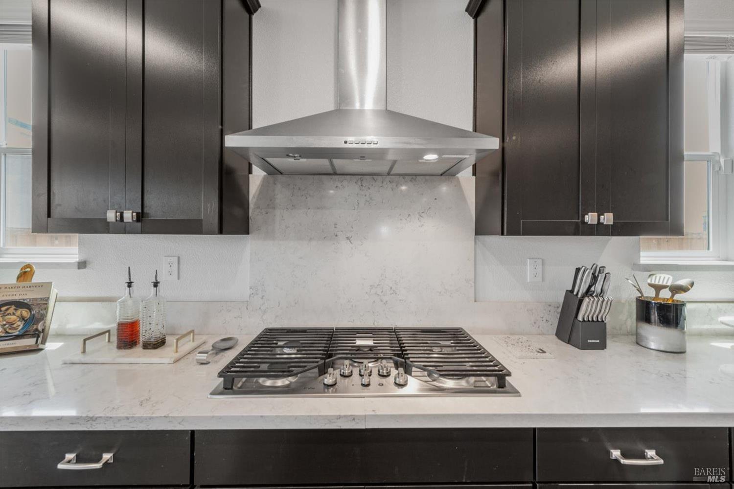 Detail Gallery Image 10 of 33 For 725 Fielding Way, Dixon,  CA 95620 - 5 Beds | 4 Baths