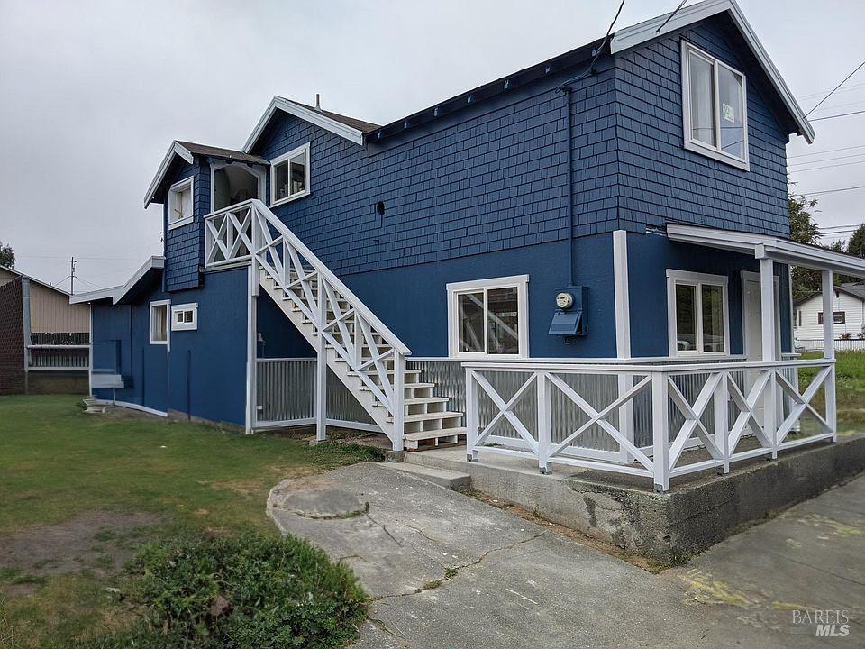 Detail Gallery Image 1 of 15 For 4020 F St, Eureka,  CA 95503 - 3 Beds | 2 Baths