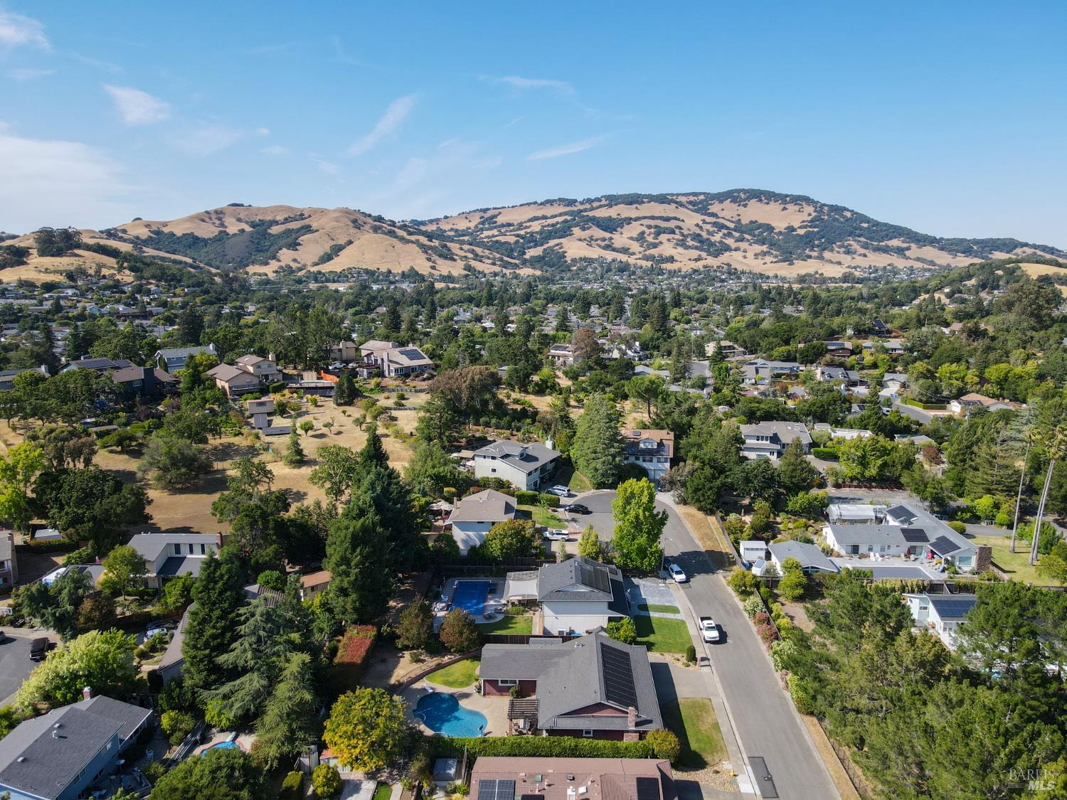 Detail Gallery Image 23 of 28 For 17 Mosswood Ct, Novato,  CA 94947 - 4 Beds | 2 Baths