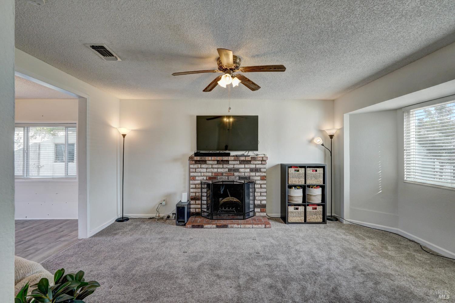 Detail Gallery Image 10 of 77 For 906 Trumpeter Ct, Suisun City,  CA 94585 - 3 Beds | 2 Baths