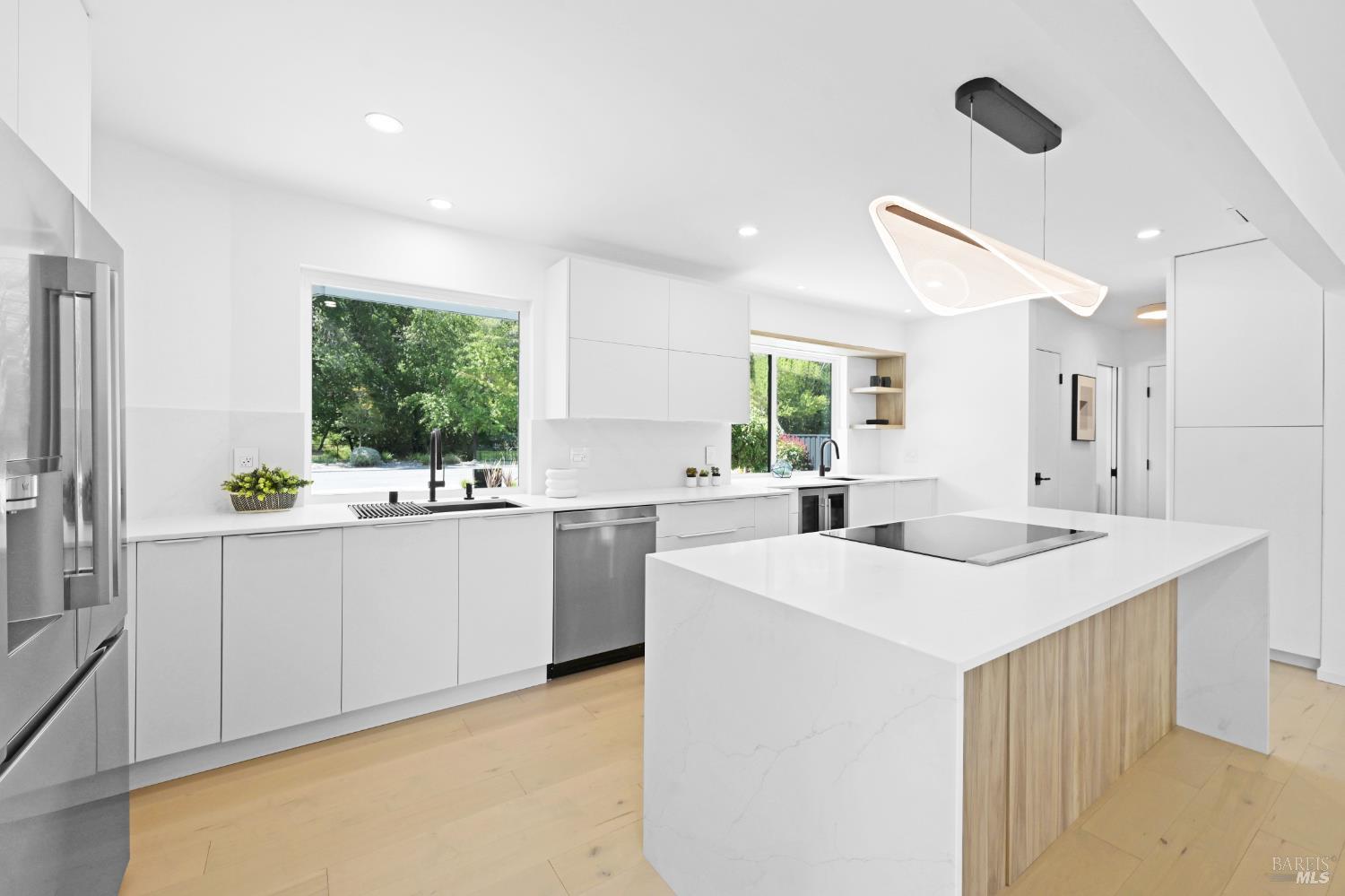 Detail Gallery Image 16 of 50 For 120 Fairway Dr, Novato,  CA 94949 - 3 Beds | 3/1 Baths