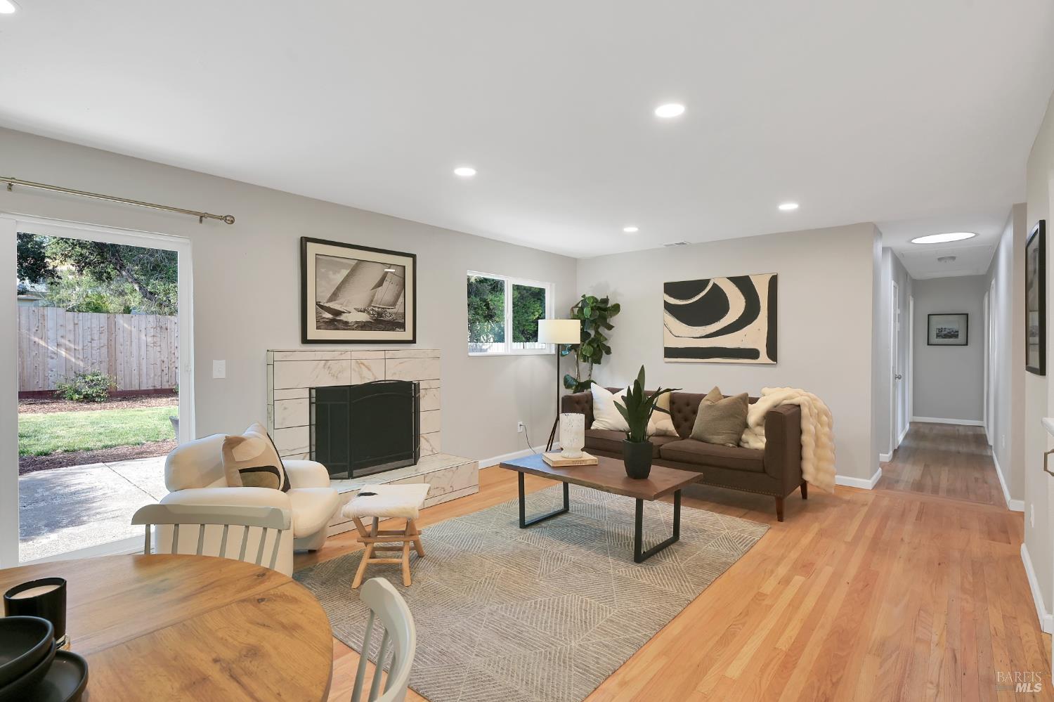 Detail Gallery Image 3 of 22 For 56 Grande Vis, Novato,  CA 94947 - 3 Beds | 2 Baths