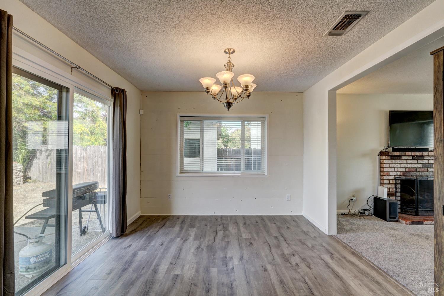 Detail Gallery Image 12 of 77 For 906 Trumpeter Ct, Suisun City,  CA 94585 - 3 Beds | 2 Baths