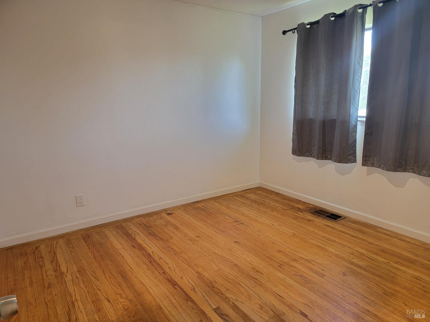 Detail Gallery Image 10 of 21 For 236 Los Gatos Ave, Vallejo,  CA 94589 - 3 Beds | 1 Baths