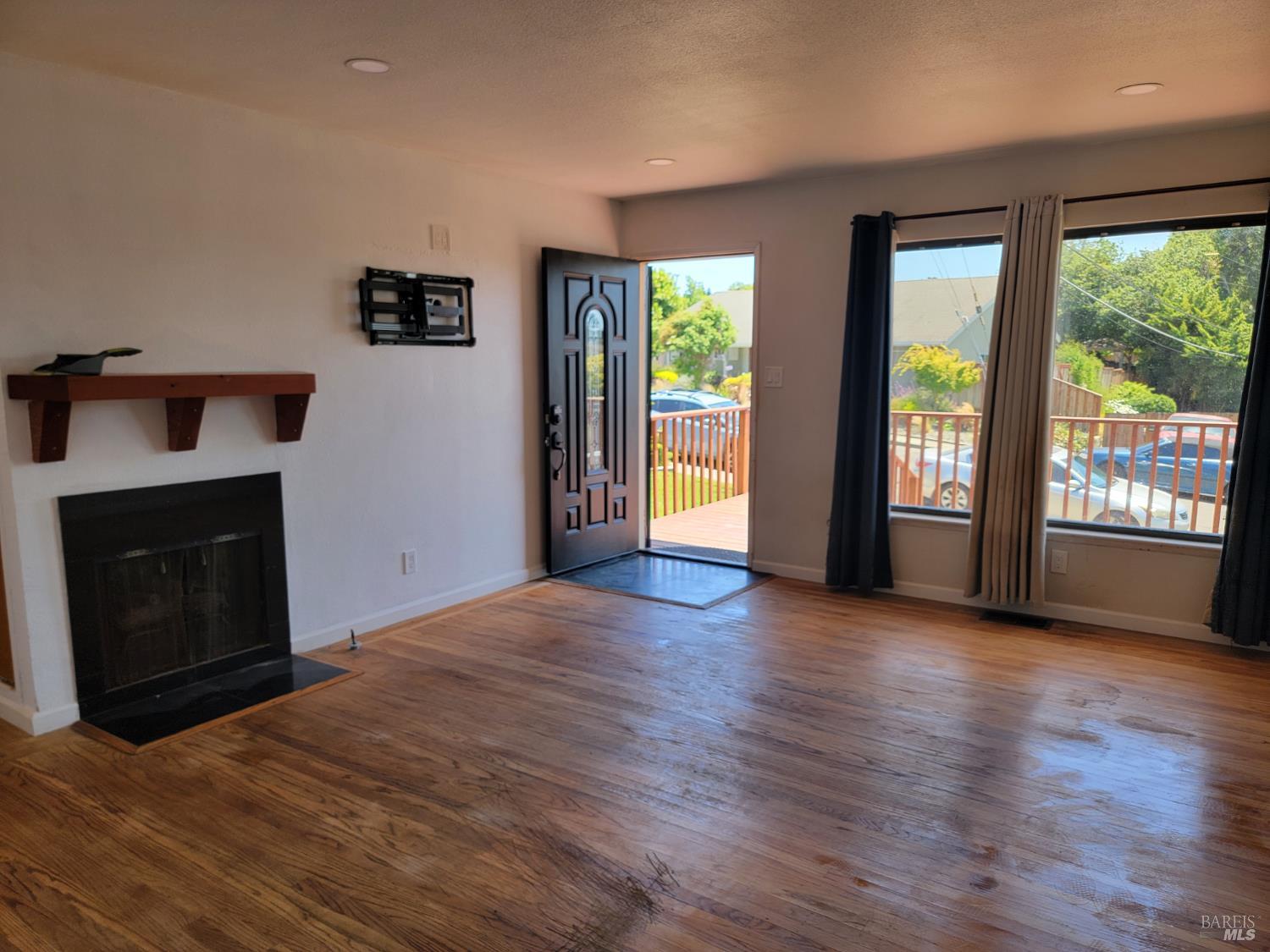 Detail Gallery Image 5 of 21 For 236 Los Gatos Ave, Vallejo,  CA 94589 - 3 Beds | 1 Baths
