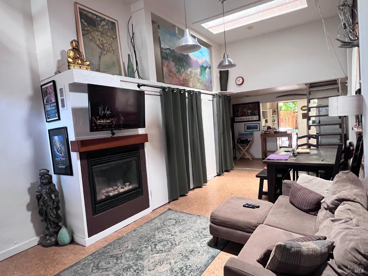 Detail Gallery Image 3 of 13 For 1525 San Anselmo Ave, San Anselmo,  CA 94960 - 4 Beds | 2 Baths