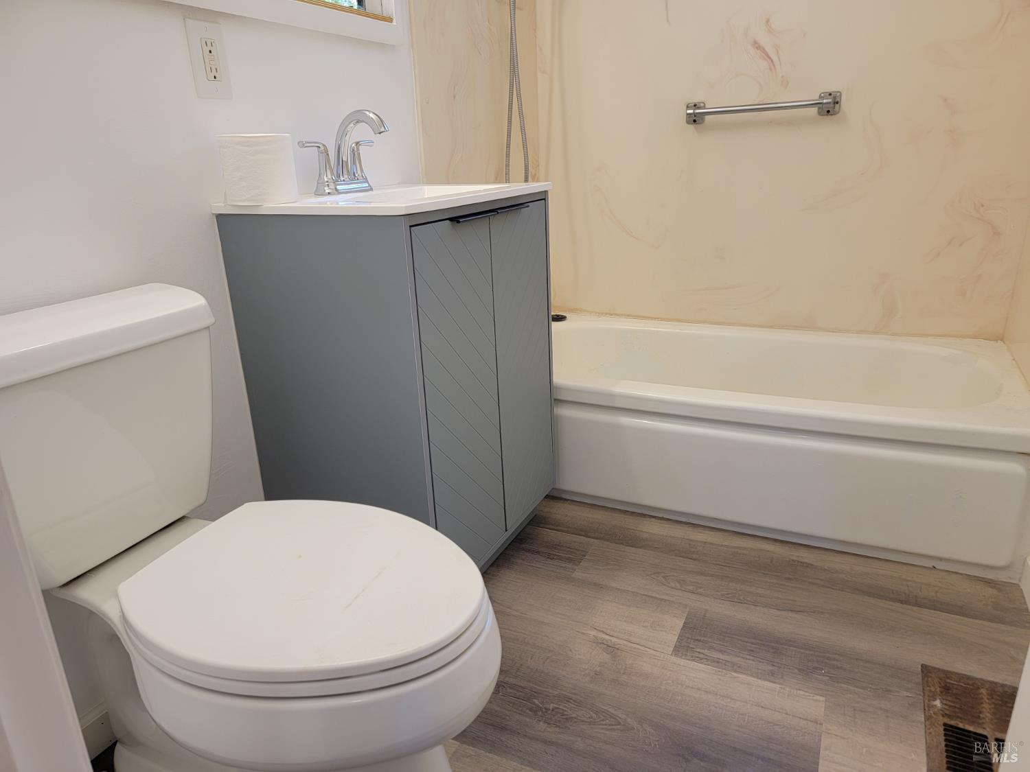 Detail Gallery Image 8 of 21 For 236 Los Gatos Ave, Vallejo,  CA 94589 - 3 Beds | 1 Baths