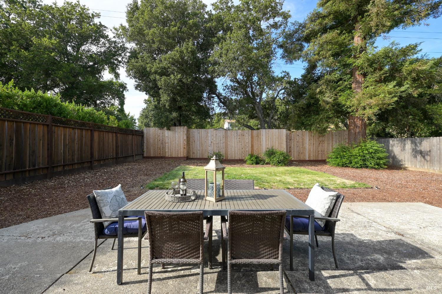 Detail Gallery Image 20 of 22 For 56 Grande Vis, Novato,  CA 94947 - 3 Beds | 2 Baths