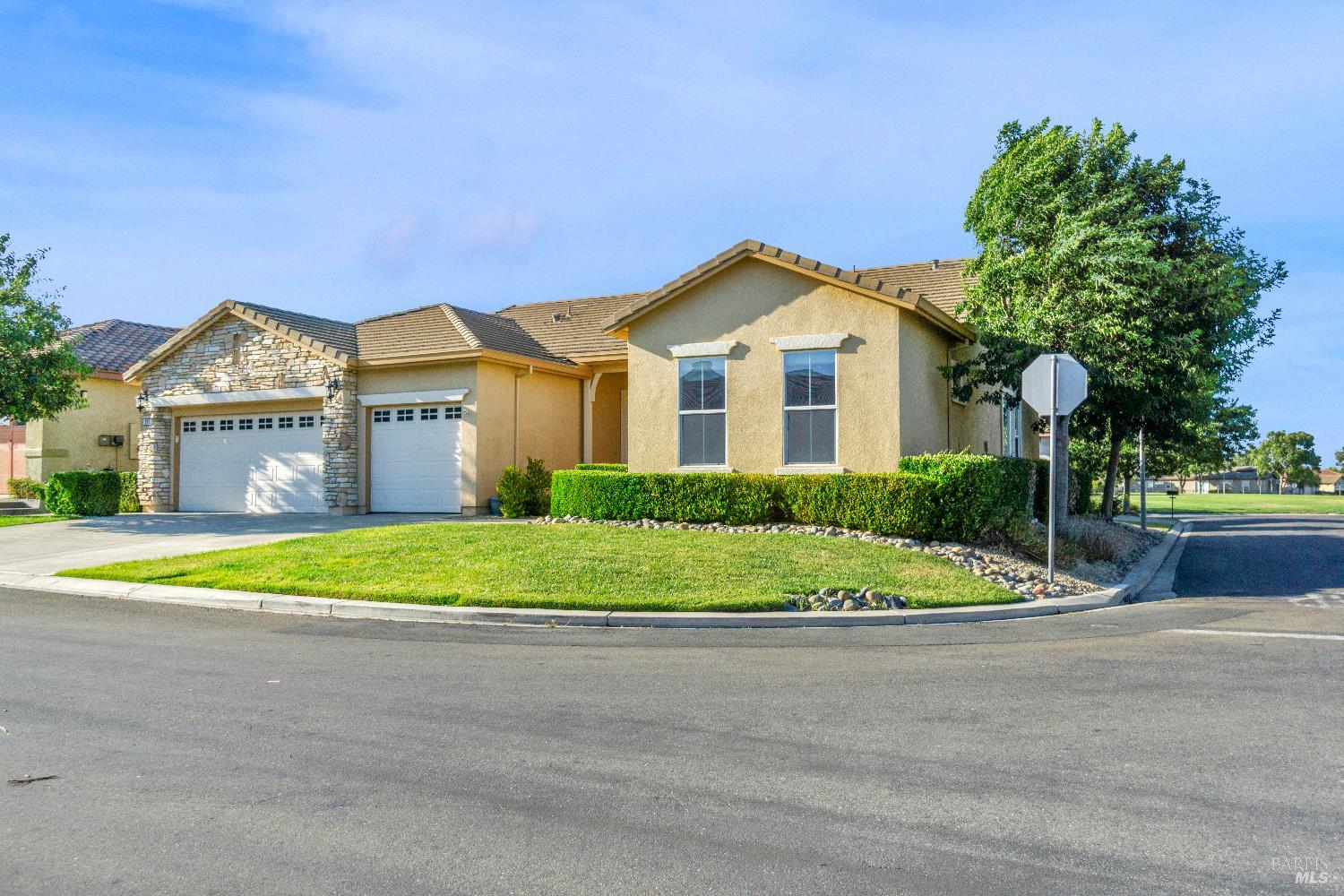 Colonial Way, Rio Vista, California image 2