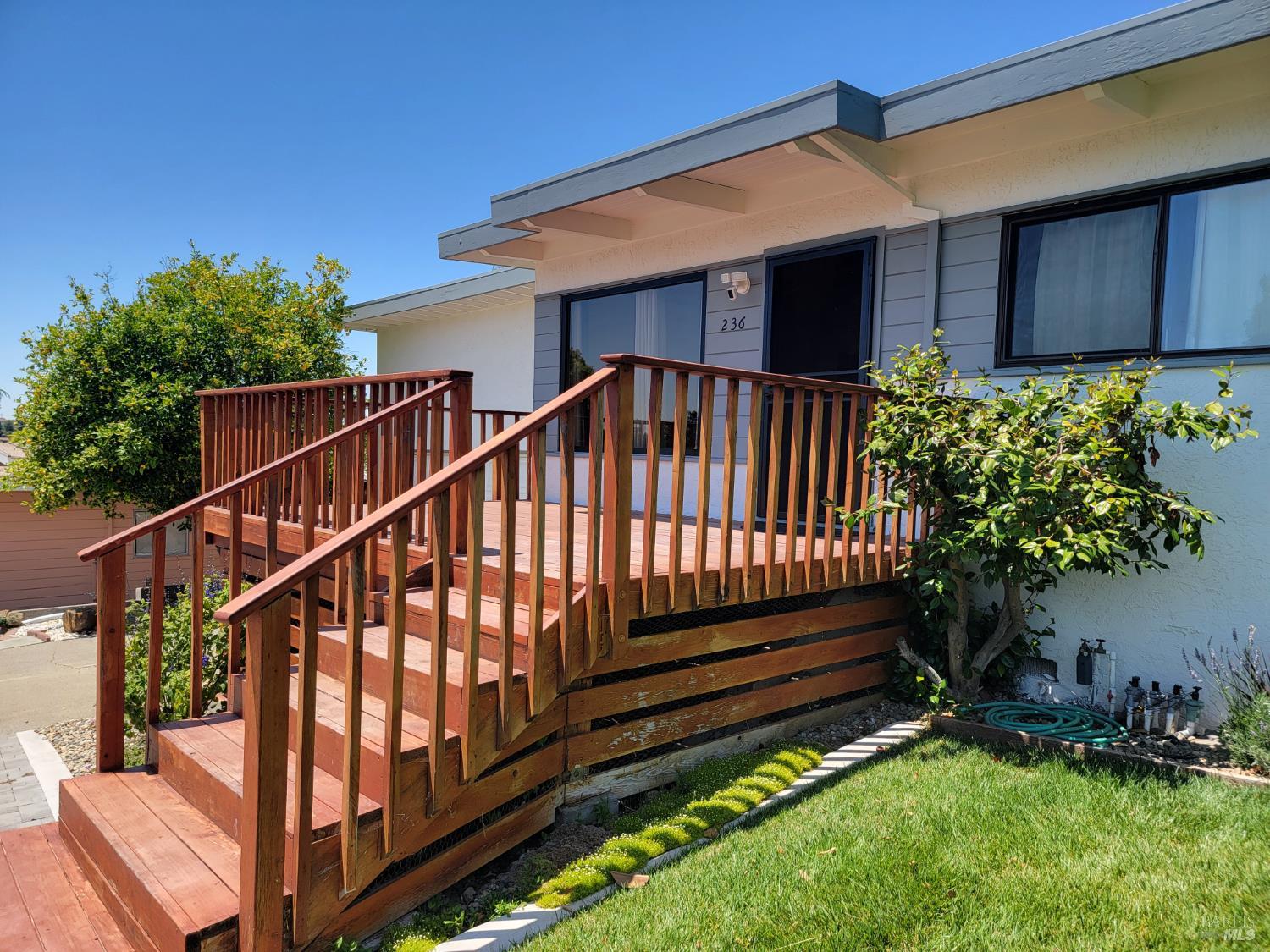 Detail Gallery Image 3 of 21 For 236 Los Gatos Ave, Vallejo,  CA 94589 - 3 Beds | 1 Baths