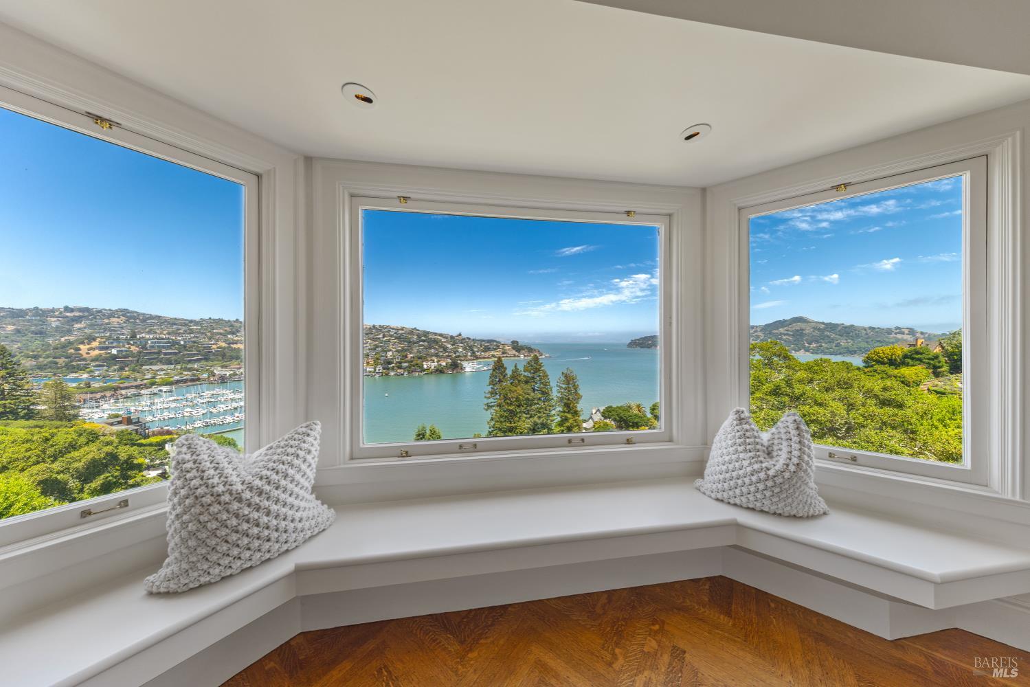 Detail Gallery Image 4 of 83 For 308 Golden Gate Ave, Belvedere,  CA 94920 - 8 Beds | 7/2 Baths
