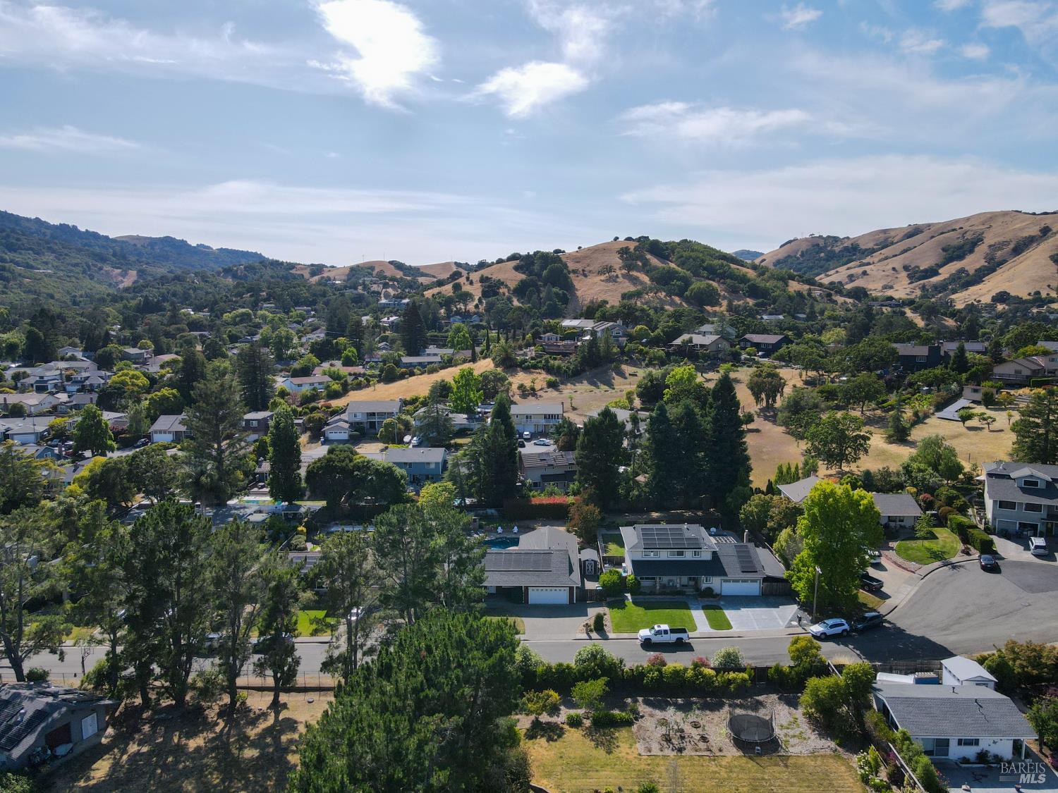 Detail Gallery Image 24 of 28 For 17 Mosswood Ct, Novato,  CA 94947 - 4 Beds | 2 Baths