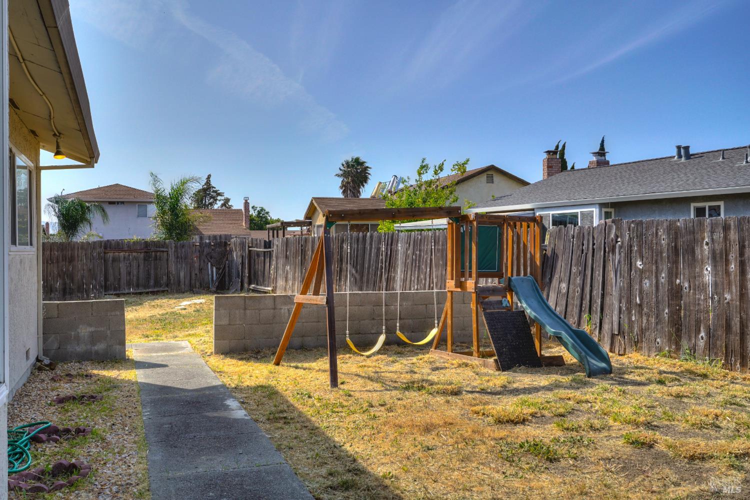 Detail Gallery Image 34 of 77 For 906 Trumpeter Ct, Suisun City,  CA 94585 - 3 Beds | 2 Baths