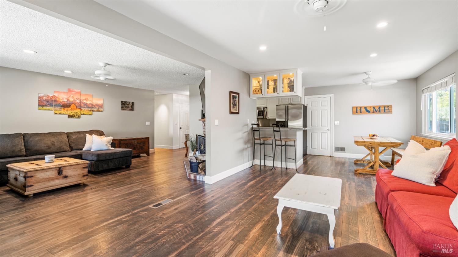 Detail Gallery Image 5 of 21 For 145 Westwood Dr, Novato,  CA 94945 - 4 Beds | 2 Baths