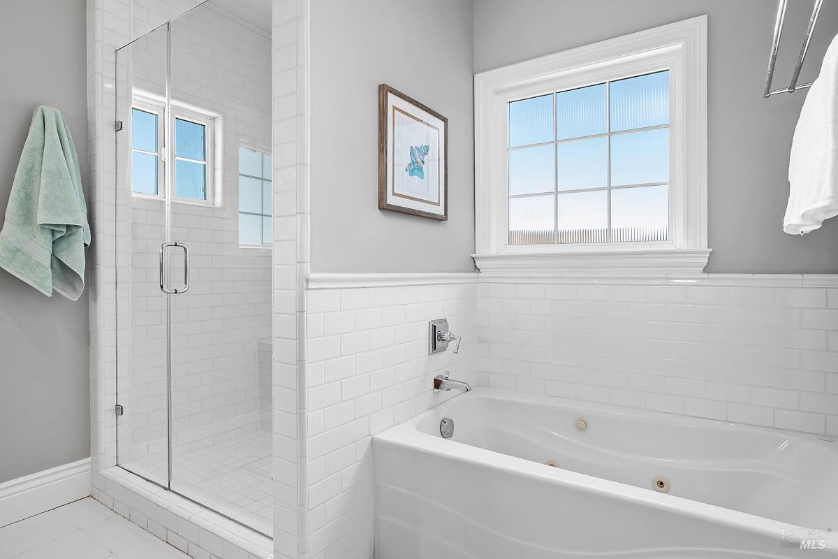 Detail Gallery Image 20 of 44 For 56 Mooring Rd, San Rafael,  CA 94901 - 4 Beds | 3/1 Baths