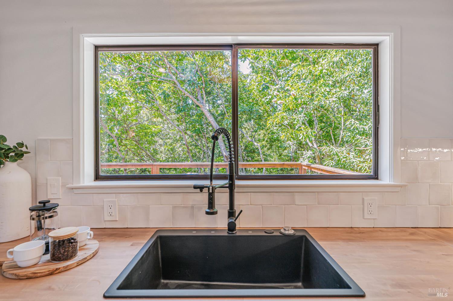 Detail Gallery Image 13 of 38 For 240 Vila Rd, Forestville,  CA 95436 - 2 Beds | 2 Baths