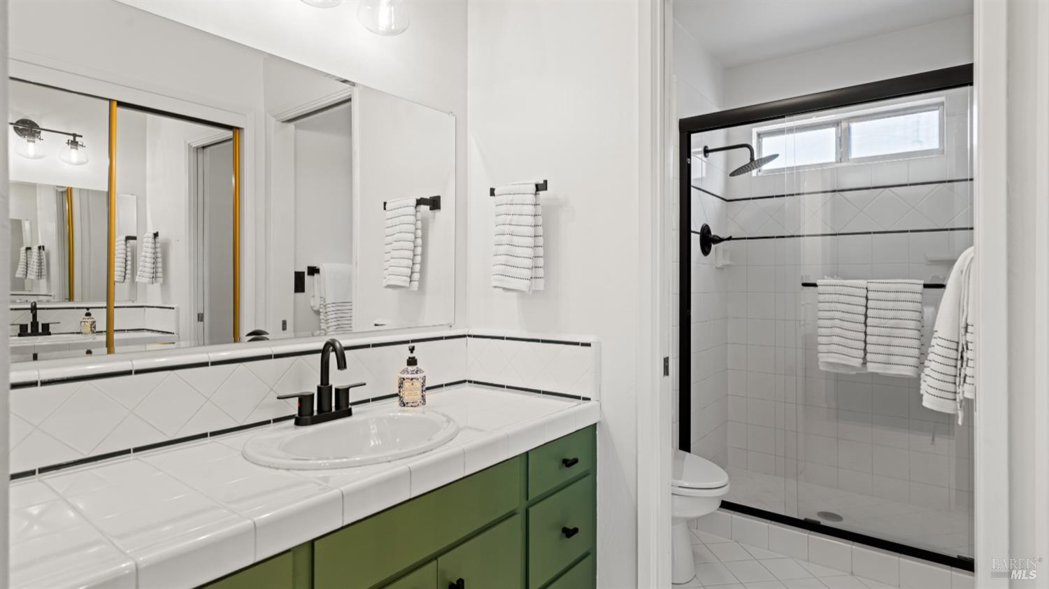 Detail Gallery Image 10 of 21 For 145 Westwood Dr, Novato,  CA 94945 - 4 Beds | 2 Baths