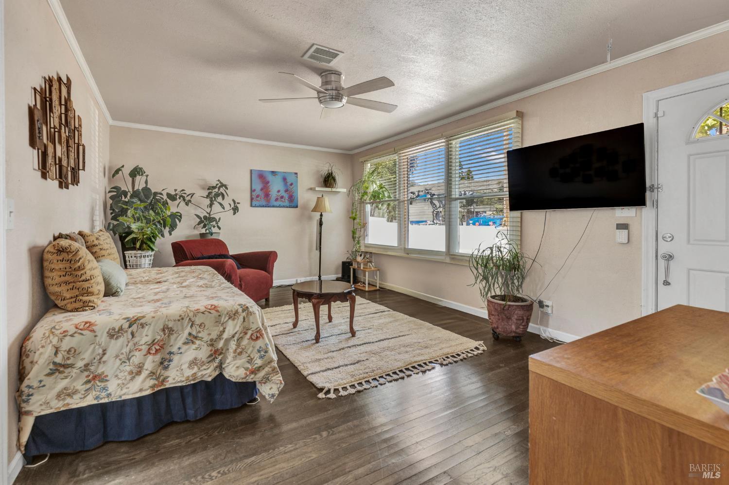 Detail Gallery Image 8 of 31 For 40 La Cruz Ave, Benicia,  CA 94510 - 3 Beds | 2 Baths