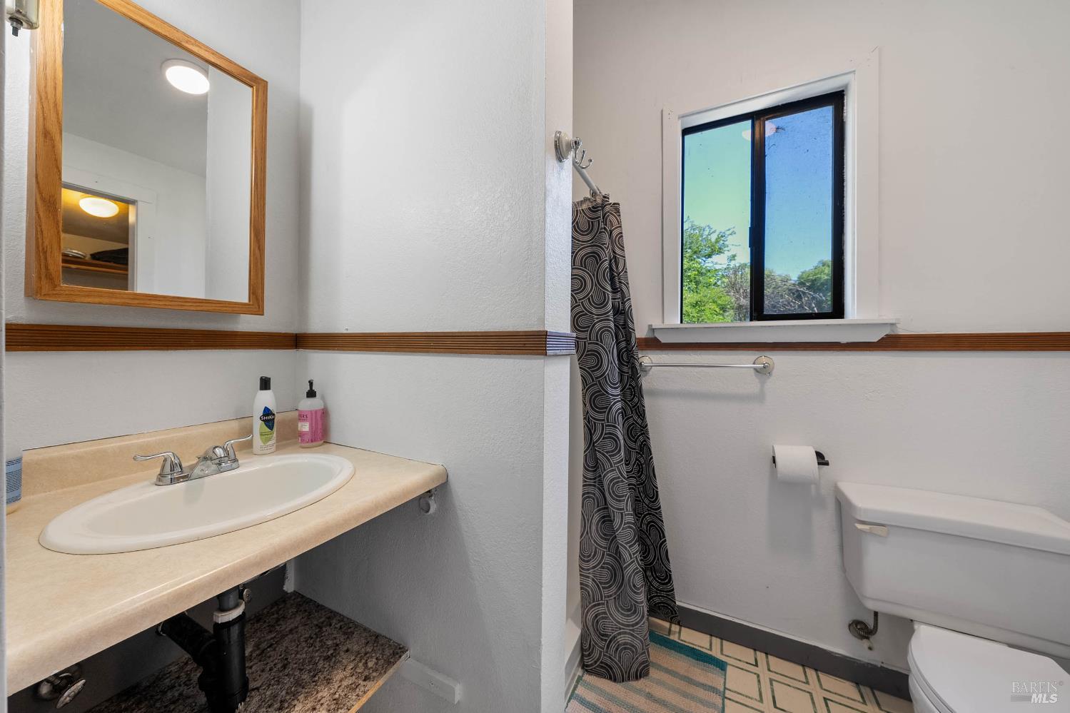 Detail Gallery Image 69 of 75 For 8201 W Side Potter Valley Rd, Potter Valley,  CA 95469 - 4 Beds | 3 Baths