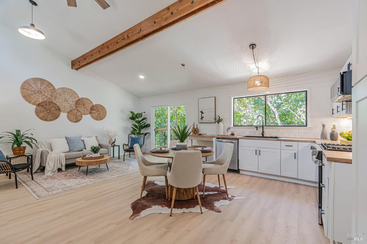 Detail Gallery Image 7 of 38 For 240 Vila Rd, Forestville,  CA 95436 - 2 Beds | 2 Baths
