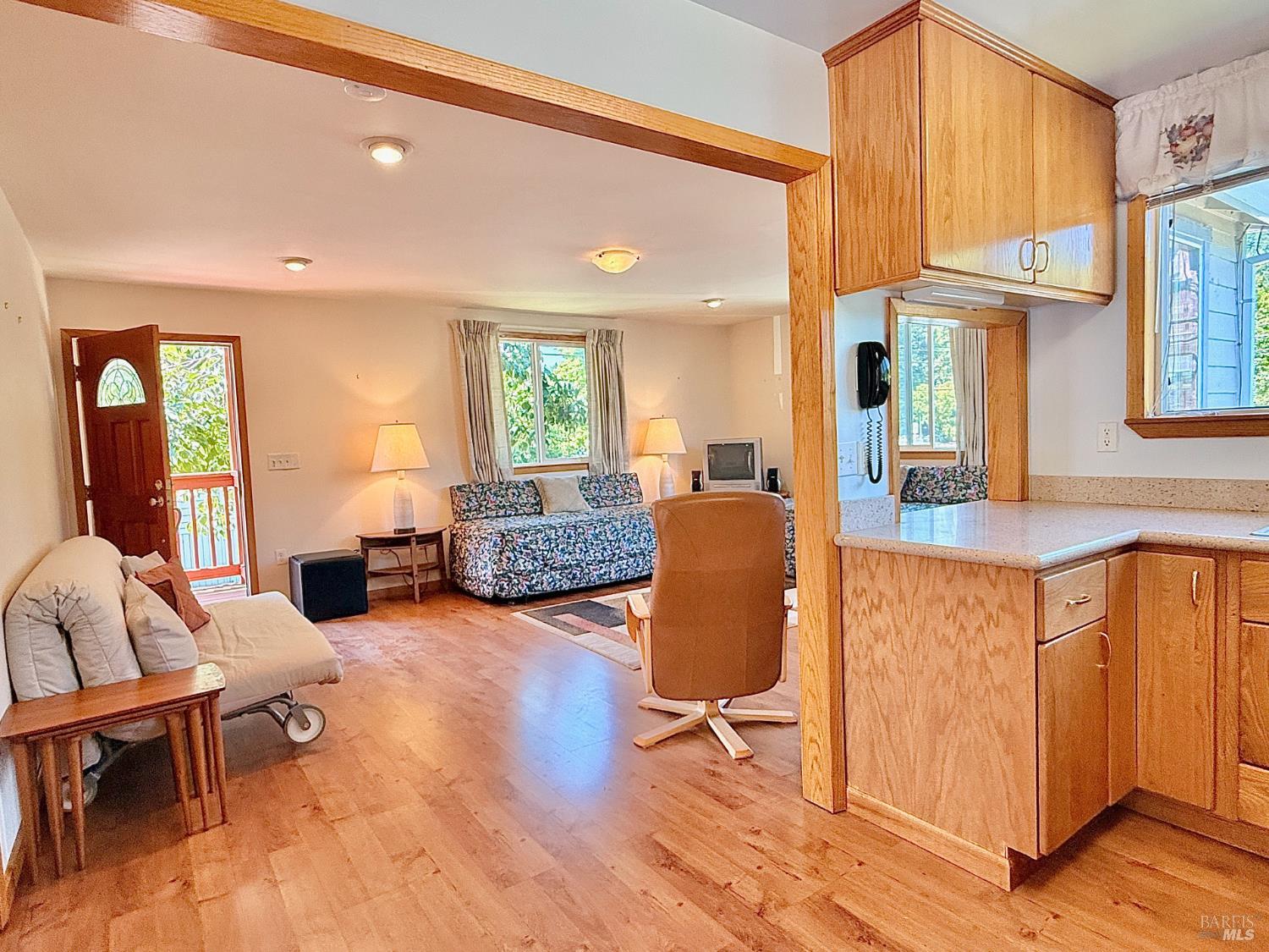 Detail Gallery Image 10 of 28 For 16356 3rd St, Guerneville,  CA 95446 - 1 Beds | 1 Baths