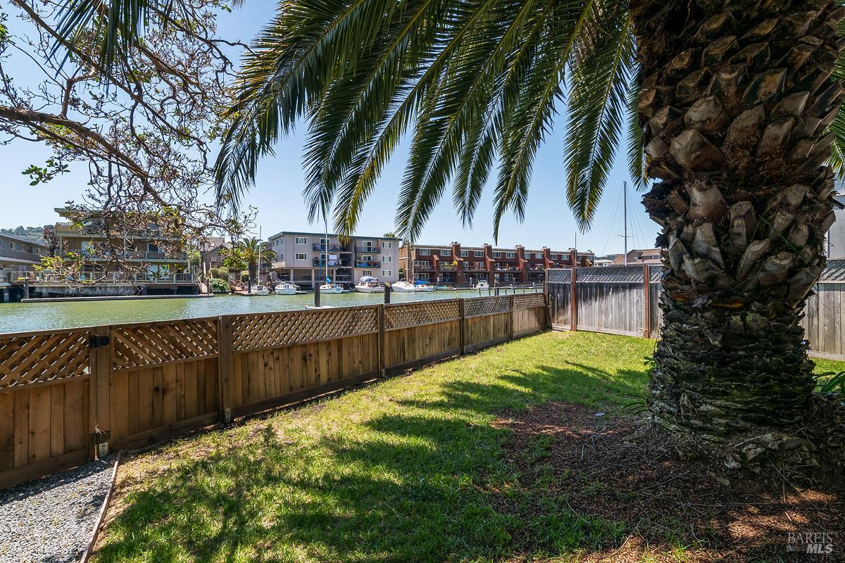 Detail Gallery Image 36 of 44 For 56 Mooring Rd, San Rafael,  CA 94901 - 4 Beds | 3/1 Baths