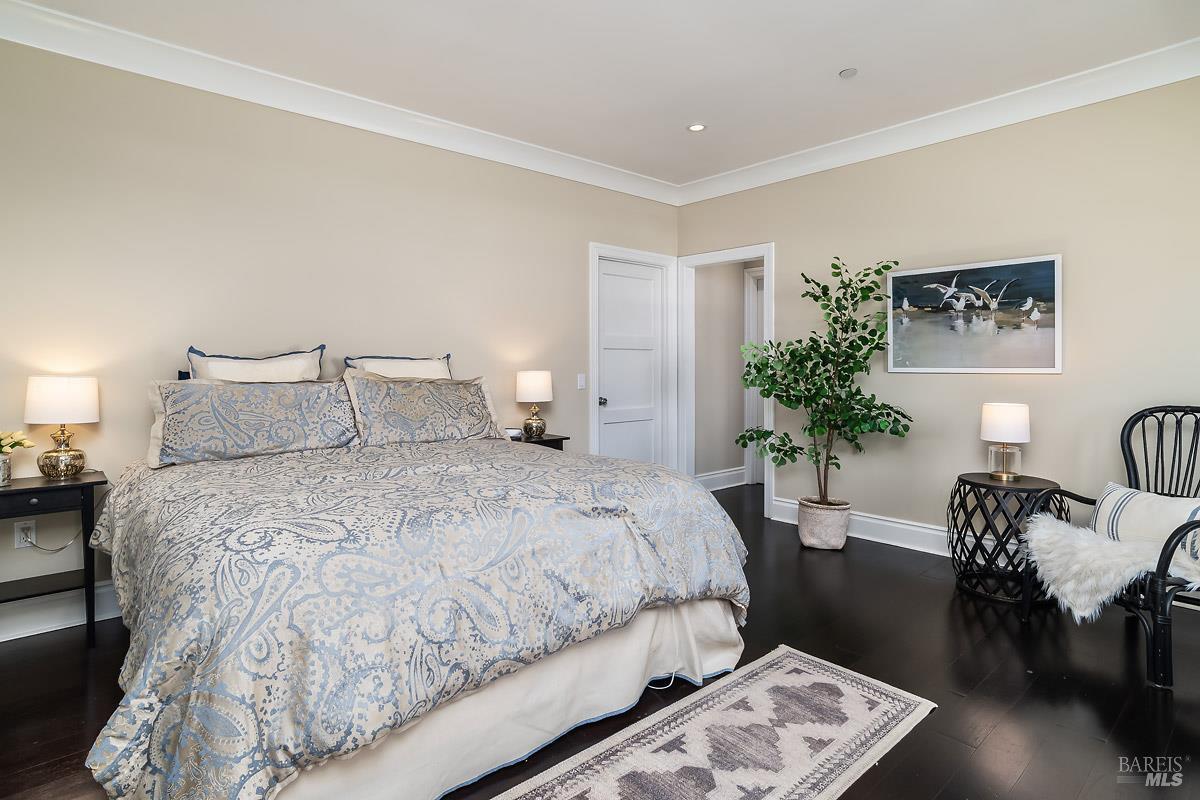 Detail Gallery Image 25 of 44 For 56 Mooring Rd, San Rafael,  CA 94901 - 4 Beds | 3/1 Baths