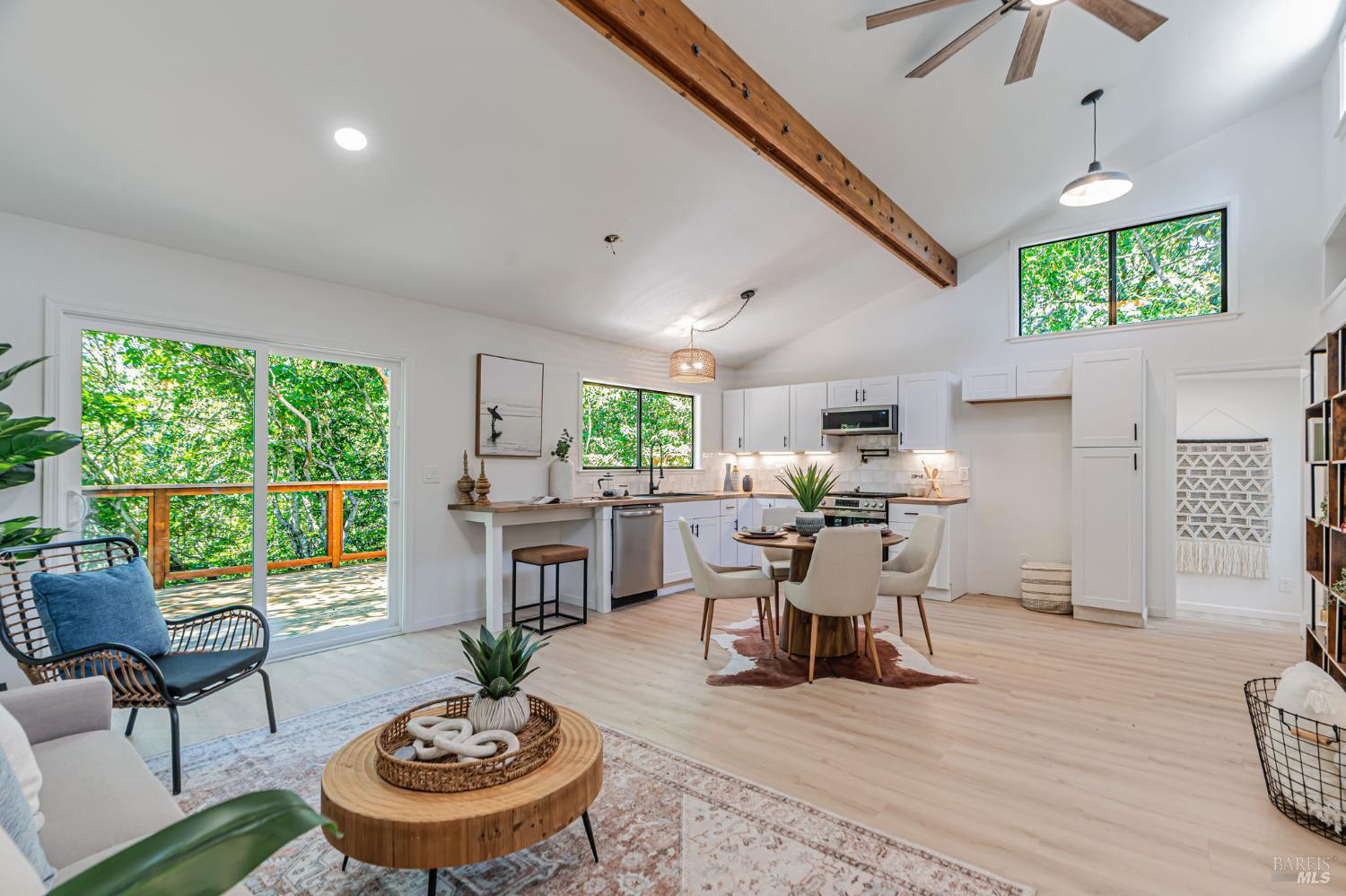 Detail Gallery Image 9 of 38 For 240 Vila Rd, Forestville,  CA 95436 - 2 Beds | 2 Baths