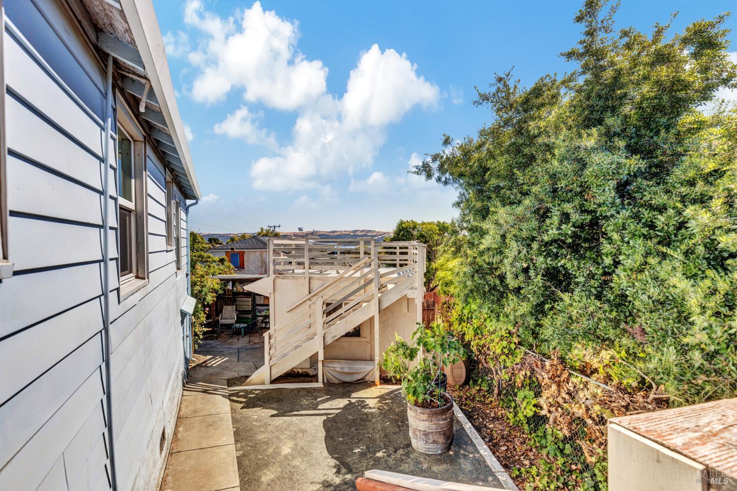 Detail Gallery Image 24 of 31 For 40 La Cruz Ave, Benicia,  CA 94510 - 3 Beds | 2 Baths